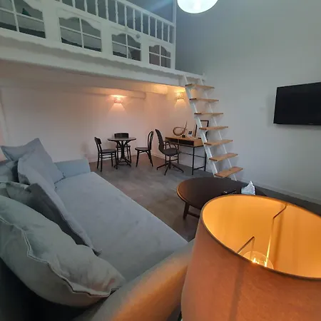 Frida-podwale-balcony-free-parking-wifi * Wroclaw